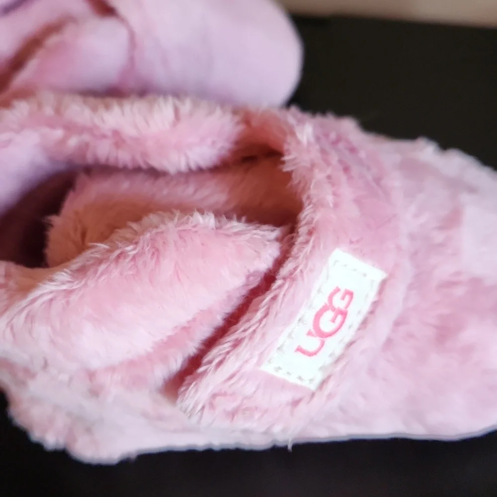 UGG Pink Fuzzy Baby Booties Size 2/3 - Picture 5 of 10